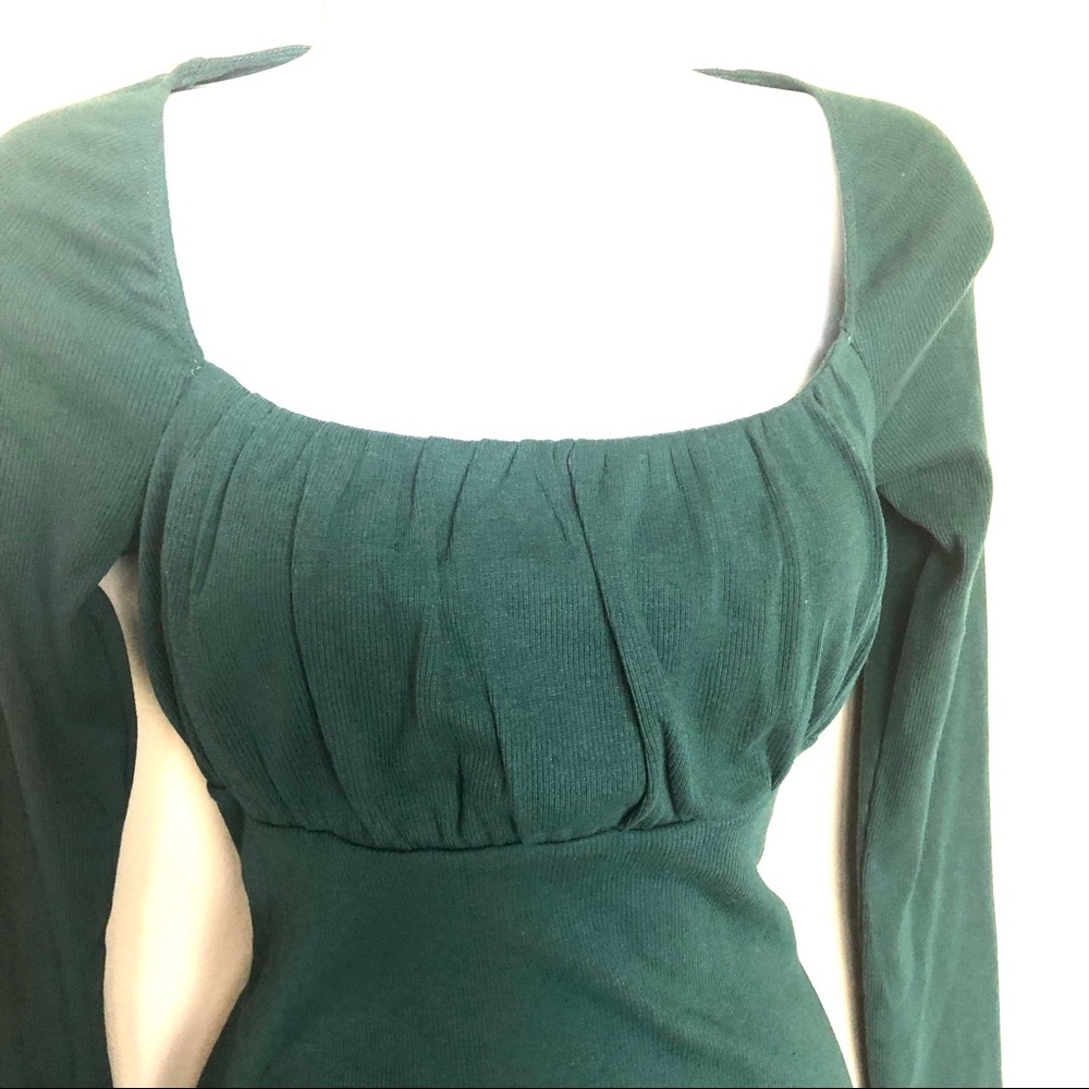 Cute green body fitted long sleeve mini skirt - Picture 4 of 4